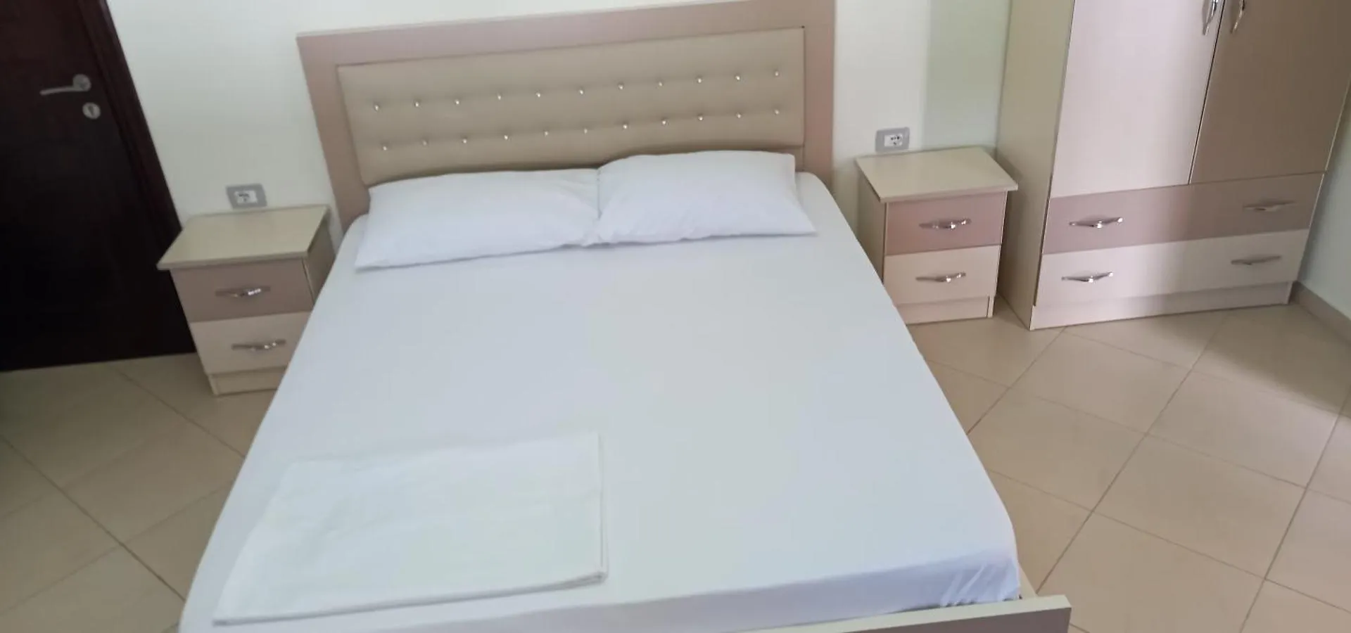 Apartments Orkidea كساميل